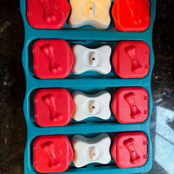 Nina Ottosson by Outward Hound Dog Brick - Picture 4 of 5